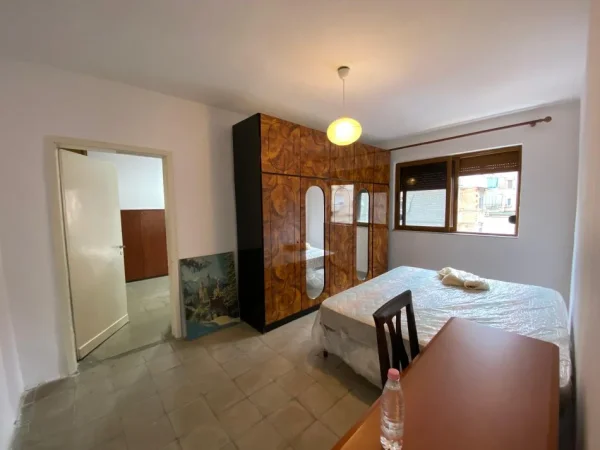Tirane, jepet me qera apartament 3+1 Kati 3, 113 m² 550 € (Bulevardi Bajram Curri)