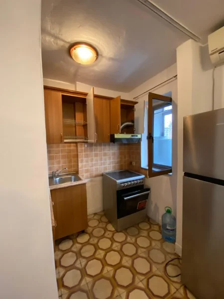 Tirane, jepet me qera apartament 3+1 Kati 3, 113 m² 550 € (Bulevardi Bajram Curri)