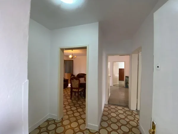 Tirane, jepet me qera apartament 3+1 Kati 3, 113 m² 550 € (Bulevardi Bajram Curri)