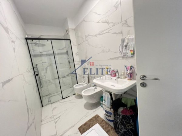 Tirane, shitet apartament 1+1+Ballkon Kati 6, 67 m² 120.000 € (Yzberisht)