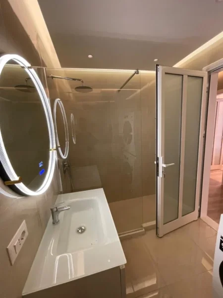 Tirane, shitet apartament 2+1 , 109 m² 25.300.009 Lek (Rruga e Dibrës, afër Shkollës së Bashkuar)
