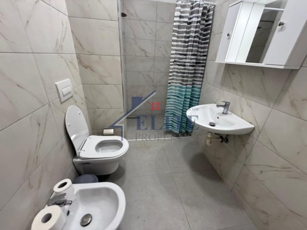 Tirane, jepet me qera apartament 1+1+Ballkon Kati 2, 70 m² 600 € (Kopshti Botaniku)