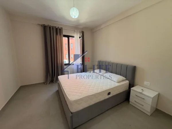 Tirane, jepet me qera apartament 1+1+Ballkon Kati 2, 70 m² 600 € (Kopshti Botaniku)