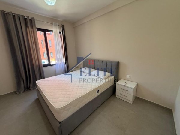 Tirane, jepet me qera apartament 1+1+Ballkon Kati 2, 70 m² 600 € (Kopshti Botaniku)