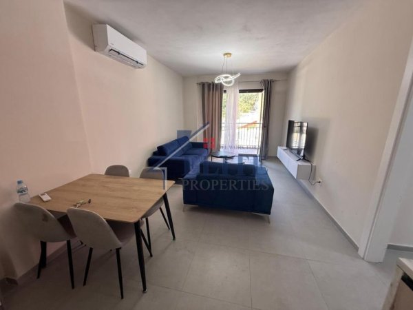 Tirane, jepet me qera apartament 1+1+Ballkon Kati 2, 70 m² 600 € (Kopshti Botaniku)