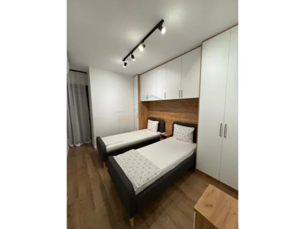 Tirane, shitet apartament 2+1+Ballkon Kati 6, 97 m² 245.000 € (Kompleksi "Arlis", Farmacia 10)