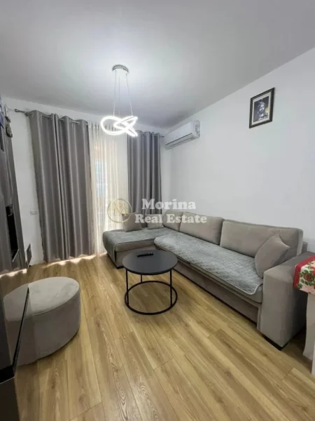 Tirane, jepet me qera apartament 1+1+Ballkon Kati 4, 60 m² 600 € (Ish Fusha Aviacionit)