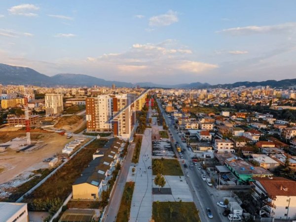 Tirane, shitet apartament 1+1+Ballkon Kati 5, 71 m² 185.000 € (185000)