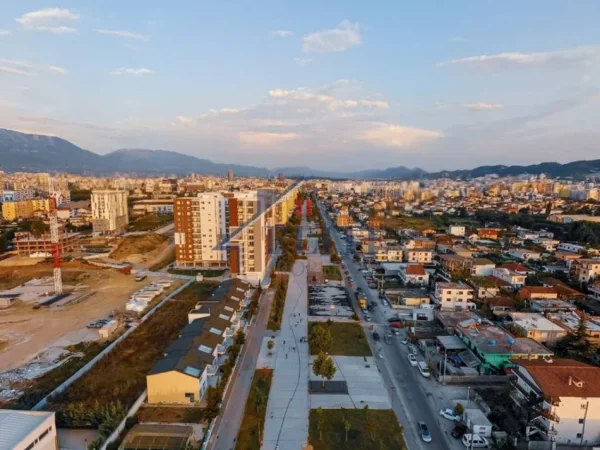 Tirane, shitet apartament 1+1+Ballkon Kati 5, 71 m² 185.000 € (185000)