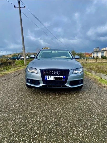 Kavaje, shes makine Audi a4 Benzin, gri metalizato automatik Klima 19.000 km 6.200 €