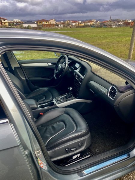Kavaje, shes makine Audi a4 Benzin, gri metalizato automatik Klima 19.000 km 6.200 €
