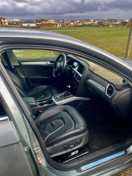 Kavaje, shes makine Audi a4 Benzin, gri metalizato automatik Klima 19.000 km 6.200 €