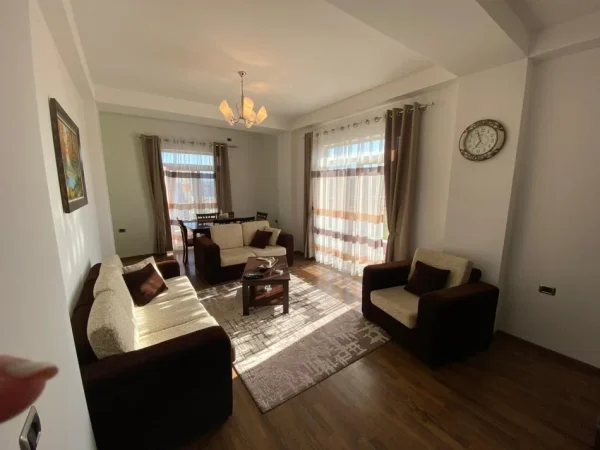 Tirane, shes 2+1+2+PARKING, Kati 2, 134 m² 259.400 € (Prane Hotel Radisson)