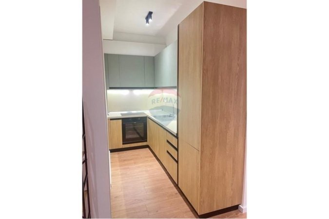 Tirane, jepet me qera apartament 1+1 Kati 3, 89 m² 750 € 