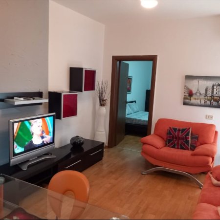 Tirane, jepet me qera 1+1 Kati 4, 65 m² 600 € (21 dhjetori)