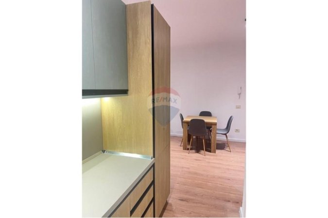 Tirane, jepet me qera apartament 1+1 Kati 3, 89 m² 750 € 