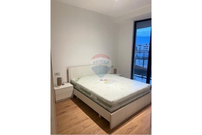 Tirane, jepet me qera apartament 1+1 Kati 3, 89 m² 750 € 
