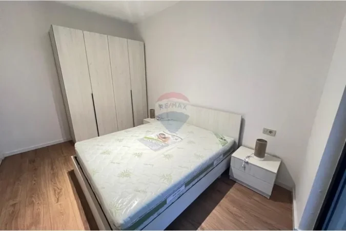 Tirane, jepet me qera apartament 1+1 Kati 3, 89 m² 750 € 