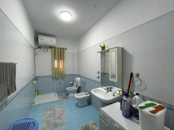 Durres, shitet shtepi 3+1 , 138 m² 218.000 € (+ Truall, ne zonen e Plazhit)