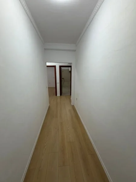Tirane, shitet apartament 1+1 Kati 3, 91.000 € 