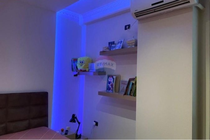 Tirane, jepet me qera apartament 2+1 Kati 4, 102 m² 500 € 