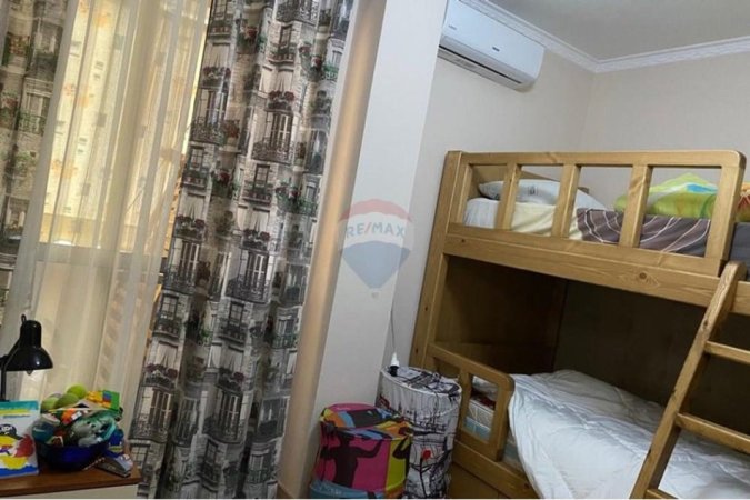 Tirane, jepet me qera apartament 2+1 Kati 4, 102 m² 500 € 
