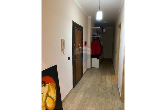 Tirane, jepet me qera apartament 2+1 Kati 4, 102 m² 500 € 