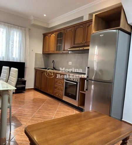 Tirane, jepet me qera apartament 1+1 Kati 1, 65 m² 400 € (5 Maji)