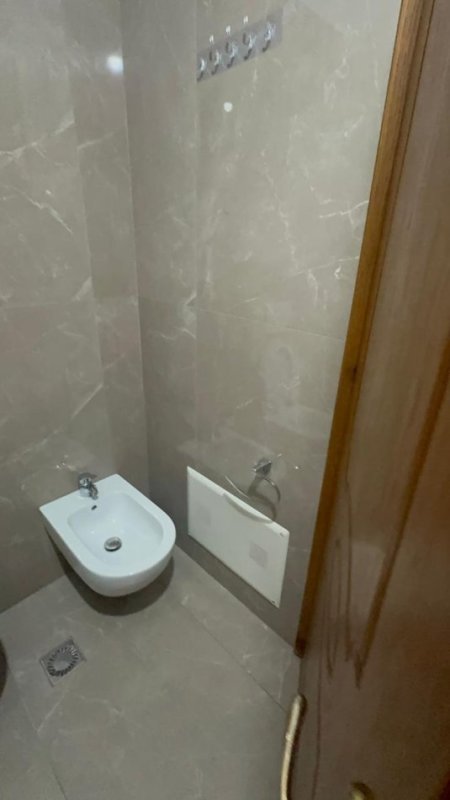 Tirane, jepet me qera apartament 2+1+Ballkon Kati 3, 95 m² 650 € (Jordan Misja)