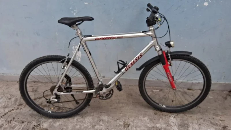 Tirane, oferte biciklete GENESIS26inch️️️ e argjendtë 150 €