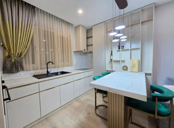 Tirane, jepet me qera apartament 2+1 Kati 3, 80 m² 600 € 