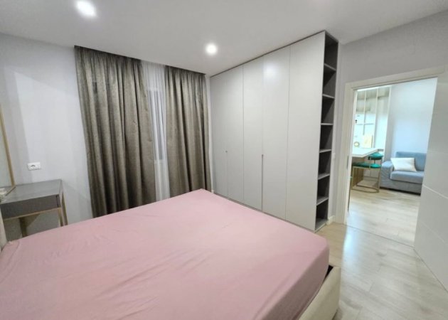 Tirane, jepet me qera apartament 2+1 Kati 3, 80 m² 600 € 