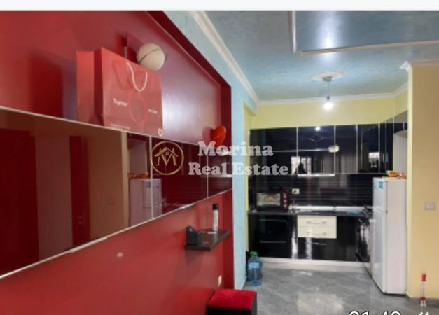 Tirane, jepet me qera apartament 2+1 Kati 4, 650 m² 650 € (Liqeni Artificial)