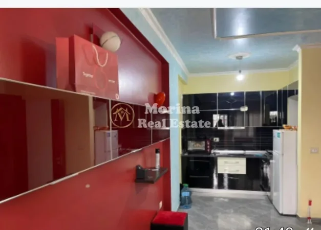 Tirane, jepet me qera apartament 2+1 Kati 4, 650 m² 650 € (Liqeni Artificial)