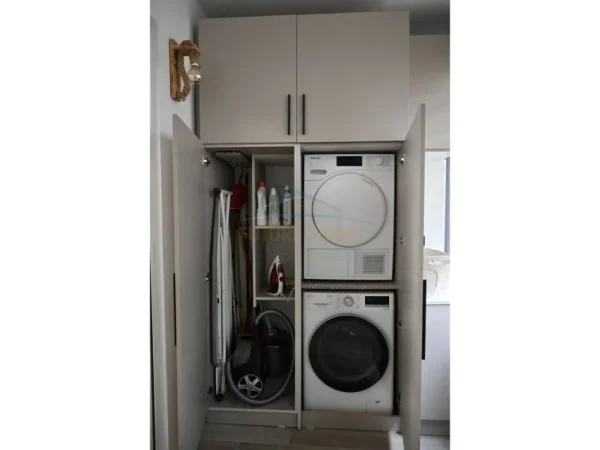 Tirane, shitet apartament 2+1+Ballkon Kati 3, 107 m² 215.000 € (Ali Demi)