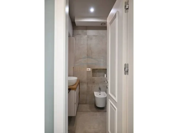 Tirane, shitet apartament 2+1+Ballkon Kati 3, 107 m² 215.000 € (Ali Demi)