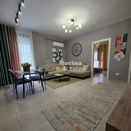 Tirane, jepet me qera apartament 2+1+Ballkon Kati 4, 154 m² 900 € (Kopeshti Botanik)