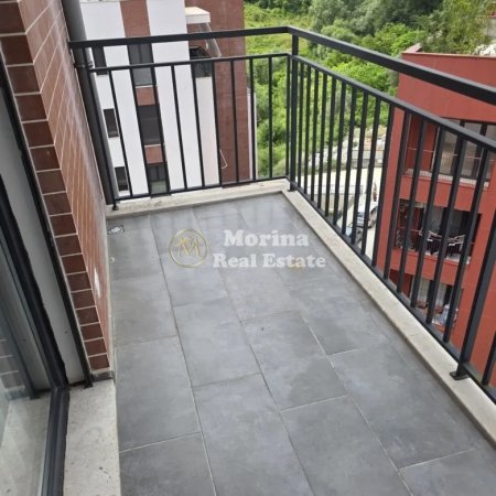 Tirane, jepet me qera apartament 2+1+Ballkon Kati 4, 154 m² 900 € (Kopeshti Botanik)