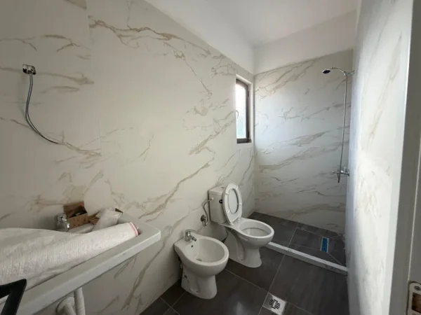 Vlore, shitet nga Pronari, pa-komision apartament+verande | Penthouse 2+1+Aneks+Ballkon Kati 10, 106 m² 199.999 € (Rruga Transballkanike)