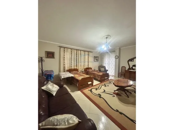 Tirane, shitet apartament 2+1+Ballkon Kati 3, 177 m² 212.000 € (fresk)