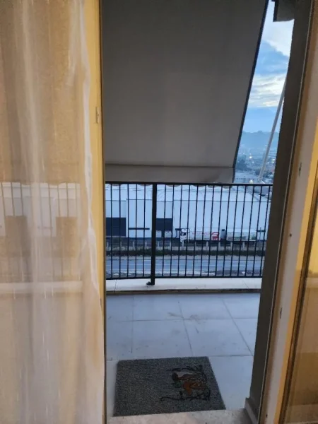 Tirane, jepet me qera apartament 2+1 Kati 3, 500 € 