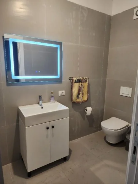 Tirane, jepet me qera apartament 2+1 Kati 3, 500 € 