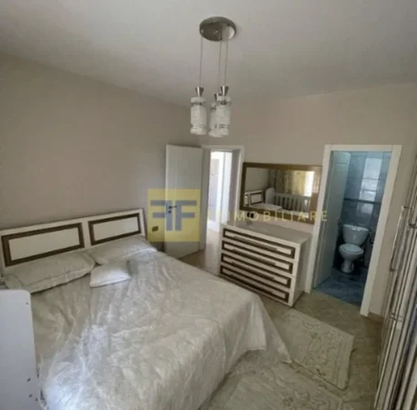 Tirane, jepet me qera apartament 1+1+Ballkon , 550 € (Kompleksi Grand, Ali Dem, Tirane)