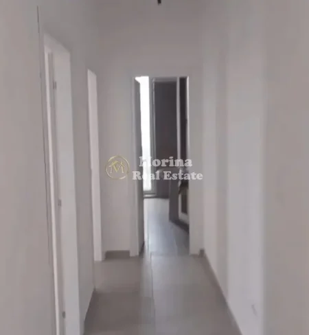 Tirane, jepet me qera apartament 2+1 Kati 5, 75 m² 400 € (Rruga 5 Maji)