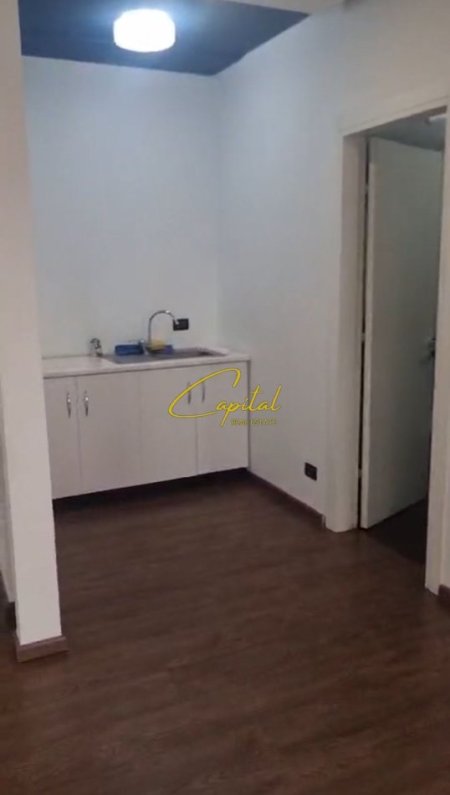 Tirane, jepet me qera zyre Kati 3, 70 m² 700 € (RRUGA E KAVAJES)