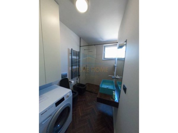 Tirane, jepet me qera apartament 3+1+Ballkon Kati 3, 107 m² 1.800 € (Stadiumi Dinamo)