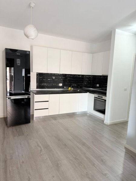 Tirane, jepet me qera apartament 2+1 Kati 5, 650 € 