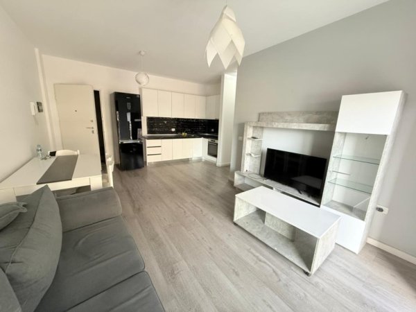 Tirane, jepet me qera apartament 2+1 Kati 5, 650 € 