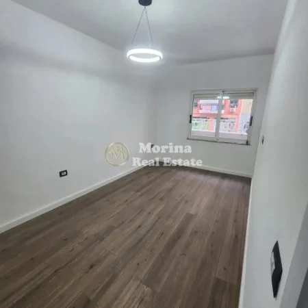 Tirane, shitet apartament 1+1 Kati 2, 77 m² 180.000 € (Komuna e Parisit)