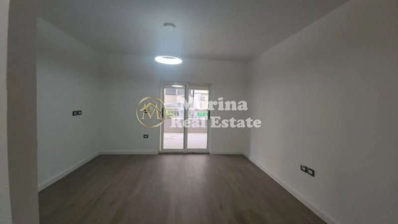 Tirane, shitet apartament 1+1 Kati 2, 77 m² 180.000 € (Komuna e Parisit)